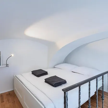 Apartman Rhino *