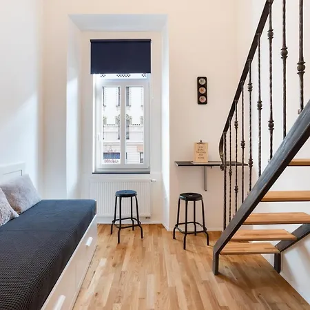 Rhino Apartman *